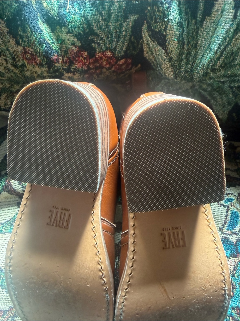 Woman’s Frye Campus Chelsea Boot - Picture 5 of 8